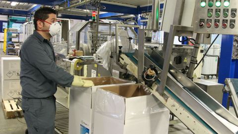 La multinacional Bayer mantiene operativa su planta en Quart de Poblet de fabricación de insecticidas contra la malaria