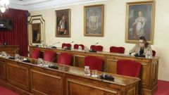 Mar�a Reigosa fue la primera en llegar al pleno de Lugo de este jueves