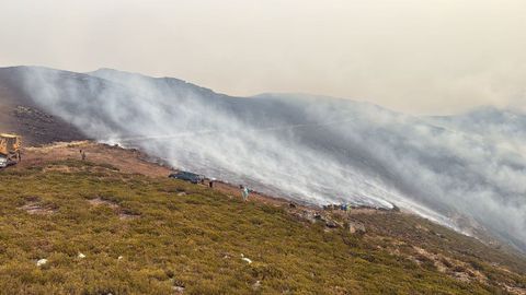 Imagen del incendio en el entorno del Teixadal de Casaio