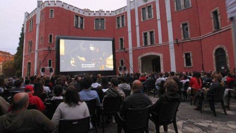 Cine a la lluz de la lluna na F�brica d'Armas d'Uvi�u
