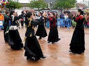 Actuaci�n de la agrupaci�n folcl�rica San Marti�o de Cerceda.