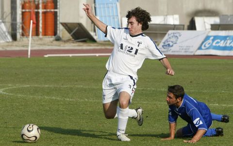 Diego Ogando Meji en una jugada con la camiseta del Lemos en la liga 2012-2013. 