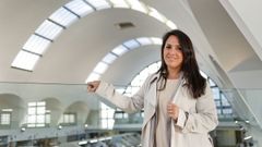 Iria Mejuto en el mercado de San Agustín, donde tendrá lugar en noviembre Coruñart.