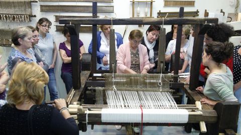 En las clases se utiliza un telar tradicional restaurado que se conserva en el museo etnogrfico de Quiroga