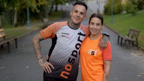 Tania y Roberto tratan de inculcar, tras conocerse gracias al deporte, los valores de esta prctica en sus tres hijos.