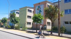Exterior del colegio Francisco Vales Villamarín, de Betanzos.