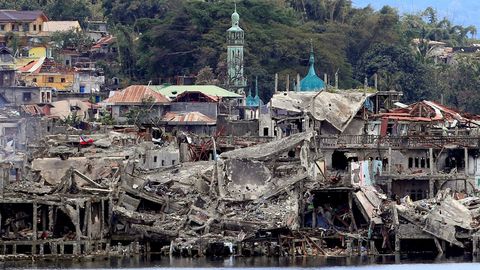 Edificios destruidos en Filiponas tras varios enfrentamientos entre los rebeldes proisl�micos y el gobierno.