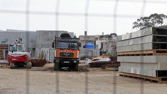 Imagen de las obras de construcci�n del segundo m�dulo de engorde de Aquacria Arousa en Bico da Ran, Cambados.