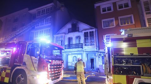 Incendio en Nar�n la noche del lunes. 