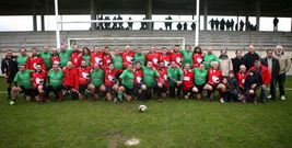 Imagen del pasado a�o de los jugadores veteranos del Rugbi Lal�n y el Moita de Anadia.