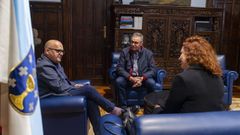 Baltar, con representantes de la fundaci�n.