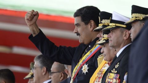 Nicols Maduro, durante el desfile militar en el paseo de Los Prceres, momento en el que la Asamblea Nacional era asaltada por sus seguidores