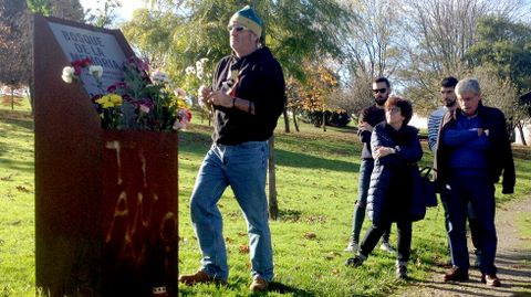 Ofrenda floral por las v�ctimas del VIH en el Bosque de la Memoria de Gij�n