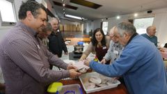 Ourol, uno de los concellos ms envejecidos de Galicia, ofrece un curso sobre tareas de hogar y autocuidado dirigido a hombres