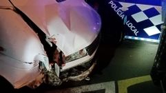 El golpe que ten�a la furgoneta del conductor denunciado tras el accidente en el que se llev� por delante una se�al, una farola y da�� el cierre de una casa 