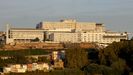 Vista frontal del n�cleo central del Chuac con las obras de los accesos la parte baja del hospital
