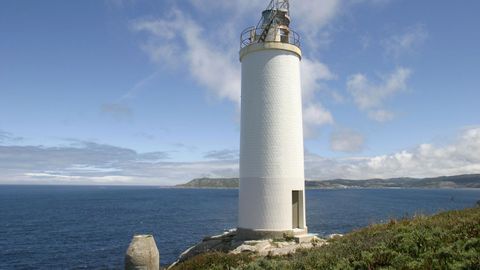 Faro de Laxe. A�o 1920. Entorno para el descanso. Cerca, la escultura A Espera