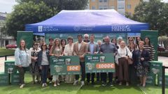 Entrega de los premios de la campa�a �Merca no teu comercio� ayer en Nar�n.