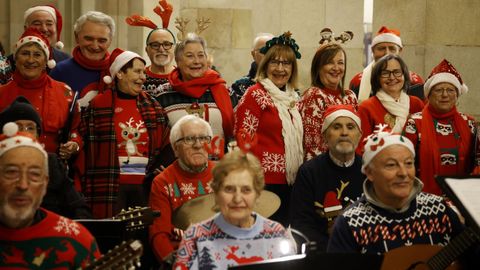 La m�sica coral de Navidad continuar� esta tarde en los soportales de la plaza de Mar�a Pita