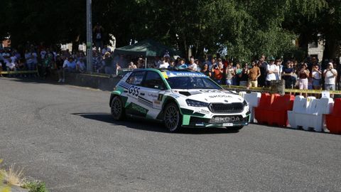 El Rali de Ourense ya est� en marcha.La primera especial depar� una dura batalla y gran ambiente en Amoeiro
