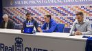 Nico Fonseca (3d) y Thiago Borbas (2d) durante su presentaci�n este jueves, como nuevos futbolistas del Real Oviedo, junto al director general del Club, Agust�n Lleida (d), y Roberto Su�rez (4d), director deportivo, en la ciudad asturiana