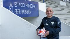 Luis Fern�ndez, nun estadio Pepe Barrera no que desenvolve m�ltiples funci�ns.
