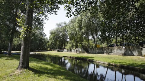 rea recreativa a orillas del ro Tmega, en Laza.