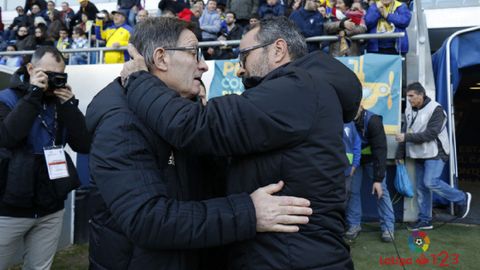 Anquela Cervera Cadiz Real Oviedo Ramon de Carranza.Anquela y Cervera se saludan antes del inicio del encuentro