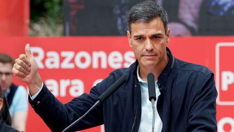 El presidente del Gobierno, Pedro S�nchez, durante su primer acto p�blico del PSOE desde que accedi� a la jefatura del Ejecutivo y coincidiendo con sus cien d�as de gesti�n desde que prometi� el cargo ante el Rey, hoy en Oviedo