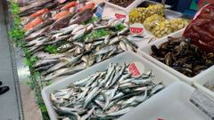 Puesto de pescado y marisco de la plaza de Abastos de Ourense