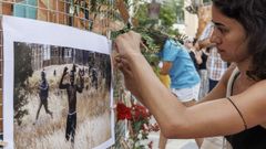 Imagen de un homenaje, en Melilla, a migrantes que perdieron la vida al saltar la valla