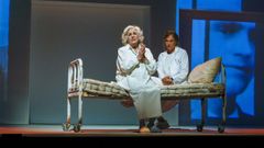 Lola Herrera y Lola Baldrich en �Adictos�
