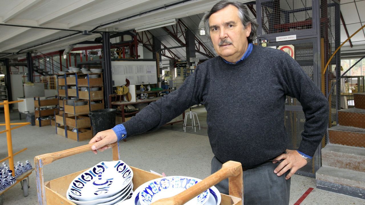 El hombre al que Sargadelos le negó una franquicia para su pequeña tienda y ahora es el dueño de la cerámica «de Galicia»