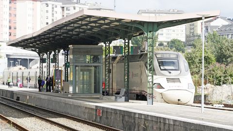 Este jueves a las 08.52 horas salio el primer tren de la reapertura de la va