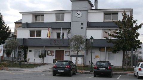 El Ayuntamiento de Ribas de Sil estudia soluciones para la escasez de viviendas