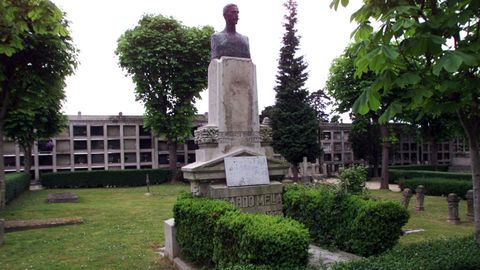  Tumba de Ricardo Mella en el cementerio de Pereir� 