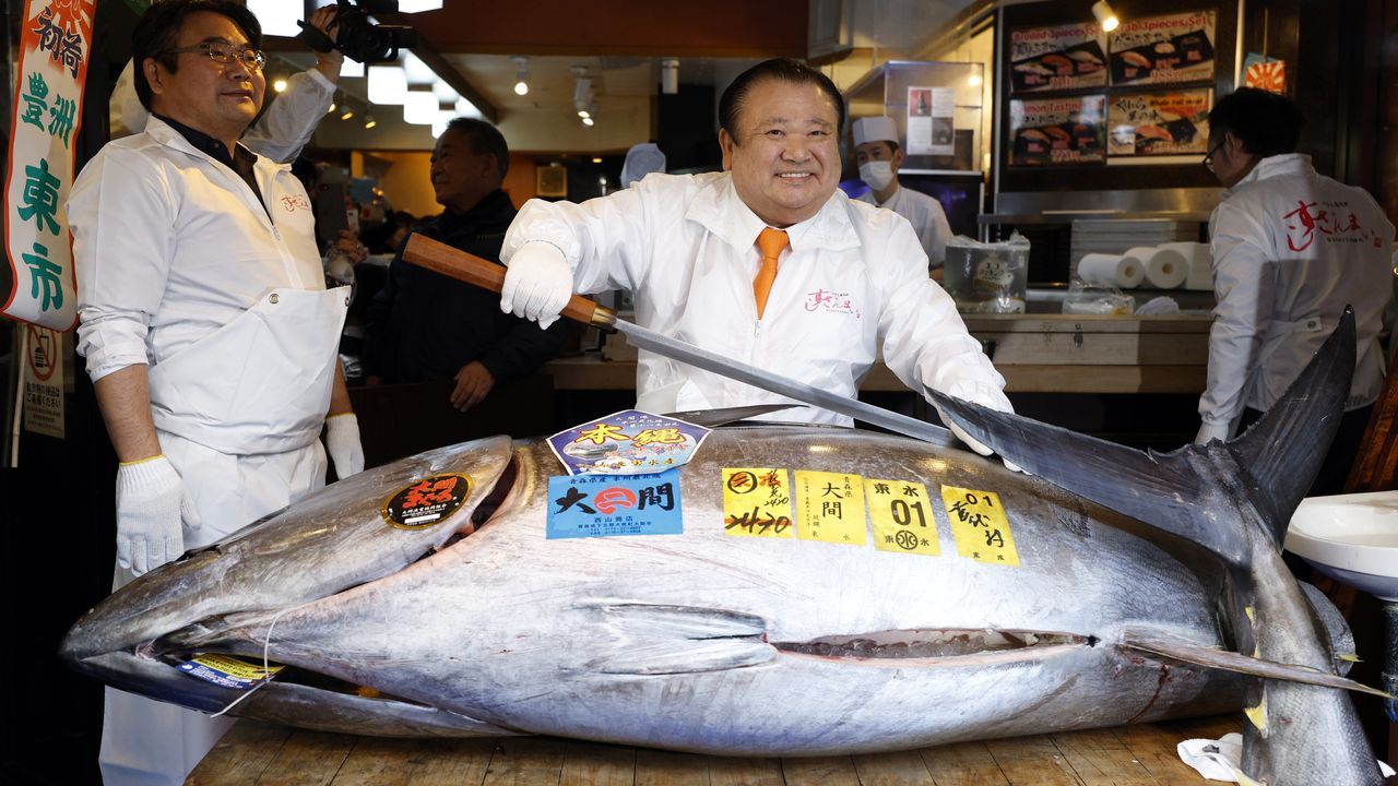 Un atún rojo se paga a 2,7 millones en la primera subasta del año en Tokio