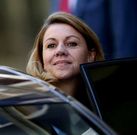 De Cospedal se introduce en su coche tras declarar en la Audiencia Nacional, el mi�rcoles.