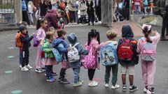Alumnos de infantil y primaria del colegio pblico La Era de Oviedo en el inicio del nuevo curso