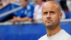 El entrenador del Real Sporting de Gij�n, Miguel �ngel Ram�rez en el derbi asturiano entre el Real Oviedo y el Real Sporting de Gijon en el estadio Carlos Tartiere