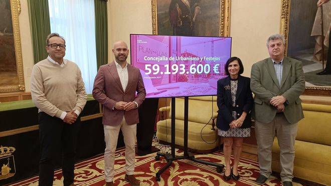 El concejal de Urbanismo y Festejos del Ayuntamiento de Gij�n, Jes�s Mart�nez Salvador (segundo por la izda), presenta los presupuestos de 2027 de su Concejal�a