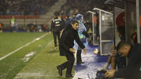 Ernesto Valverde bajo la lluvia de O Couto