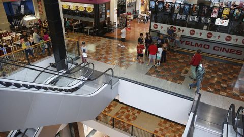 Imagen de archivo de una de las taquillas que lleg� a tener Yelmo en el centro comercial Espacio Coru�a