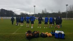 La plantilla del Real Oviedo se entrena en el Requex�n