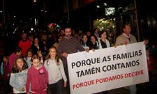 Imagen de la marcha silenciosa que protagonizaron padres y alumnos del colegio Frei Lu�s. 
