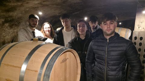 Alumnos del CIFP Paseo das Pontes, en una bodega francesa