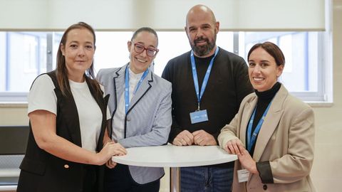 Os profesores do IES Vilamarn que estiveron en Xantar facendo ccteles:  Rut Nieves Fernndez, Judit Fernndez Alonso, Manuel Oliveira Ozores e  Noelia Coengo Galego