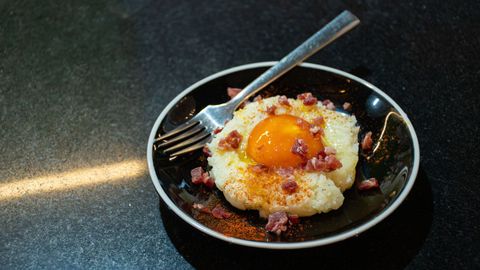 En�A Taberna optaron por mezclar la patata, el huevo y el jam�n ib�rico.