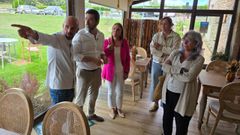 El delegado Pablo Fern�ndez, segundo por la izquierda.