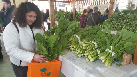 Bego�a Corti�as fue a la feria para acompa�ar y ayudar a su madre, la vendedora Remedios Prieto